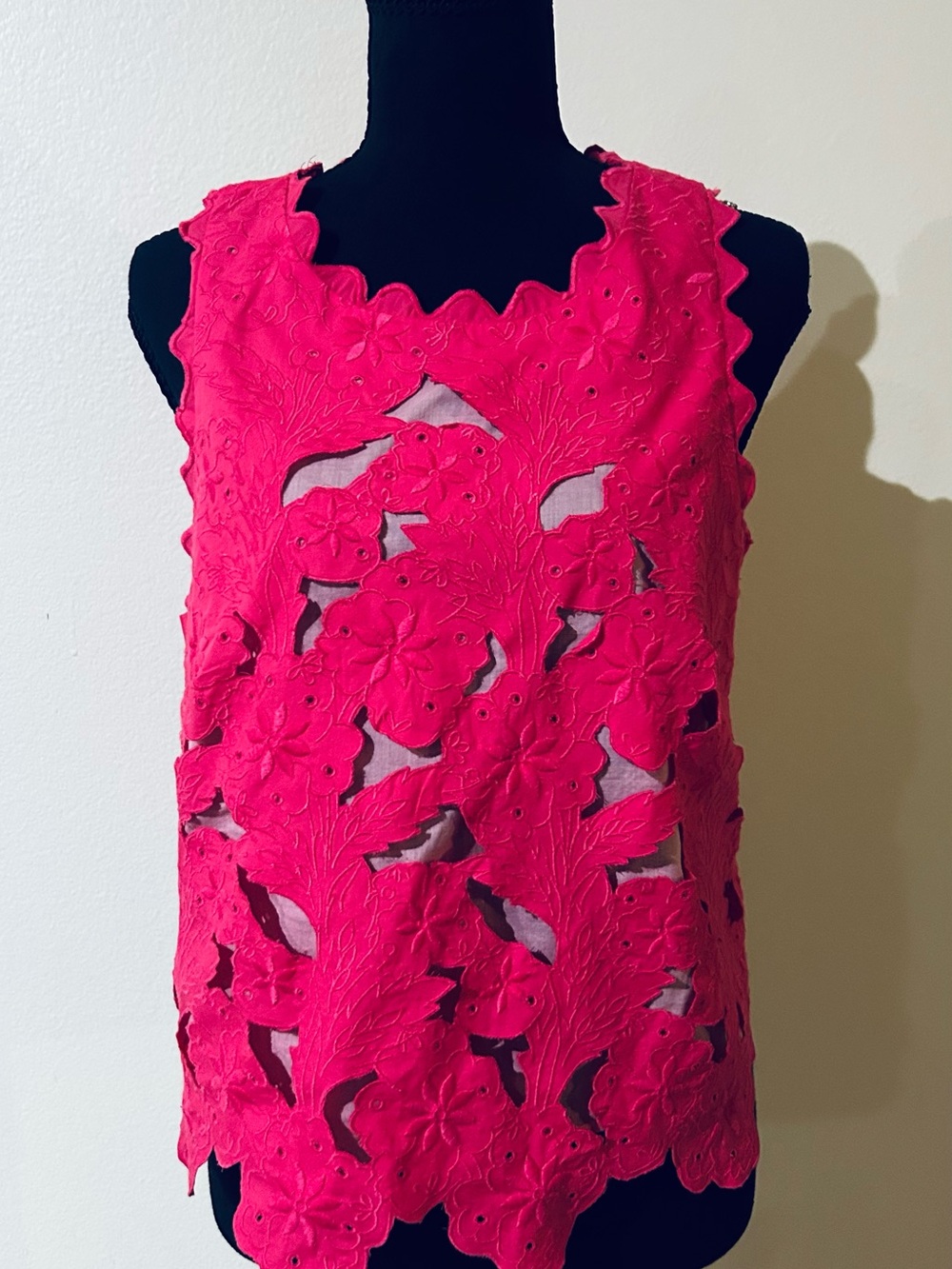 Anthropologie Floral Cutout Halter Camisole in Hot Pink - Picture 4 of 7